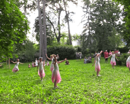 Taneční obor se rozloučil vystoupením v parku