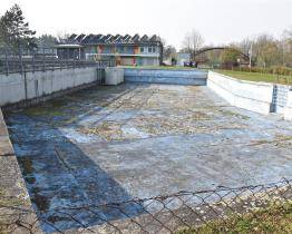 Oplocená díra na meziříčském koupališti bude už brzy minulostí