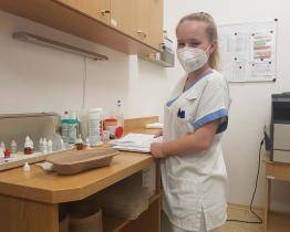 Ve zlínské nemocnici pomáhá skoro stovka studentů