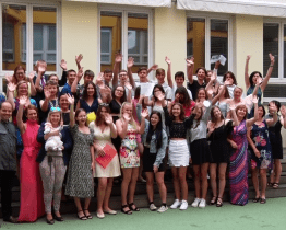 V základní škole se slavnostně rozloučili s deváťáky