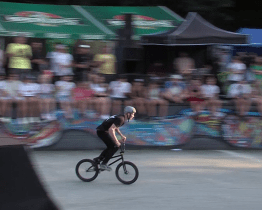 Iveta Miculyčová zvládla jako první žena backflip