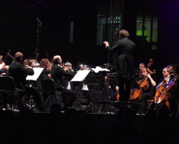 Kraj poděkoval za práci dary a koncertem filharmonie