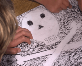 Lovci pokladů napnuli plachty posledního příměstského tábora