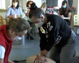 Charitativní roadshow přivezla do Dětského domova kurz první pomoci