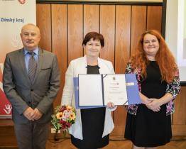 Na člověka závislého na alkoholu je třeba se dívat s pochopením a lidskostí, říká Hana Davidová