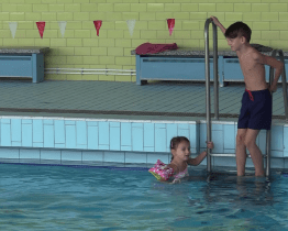 Pravidelná linka do krytého bazénu je obnovena