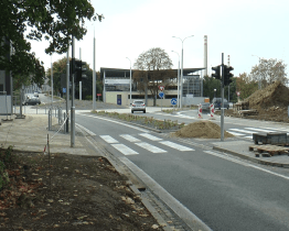 Průjezd centrem je díky novému kruhovému objezdu plynulejší