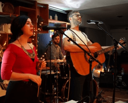 Kapela Nic víc pokřtila nové album