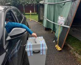 Voliči v izolaci či karanténě mohou jít k volbám už dnes