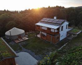 Zlínské ekocentrum ve slaměném domě zvítězilo v soutěži Adapterra Awards 2021