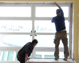 Vymalovat po tornádu pomáhají studenti z Brna