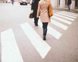 Tři sražení chodci během víkendu