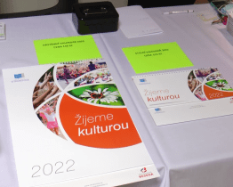 Město pokřtilo kalendář v rámci vernisáže spolku Rozumění