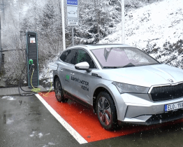 Ve Vsetíně spustili nabíjecí stanici pro elektromobily