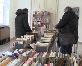 Knihovna pořádá Burzu knih a dílnu Dárek na Vánoce
