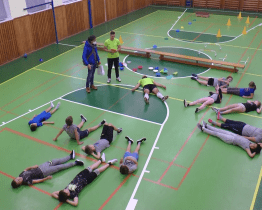 O projekt Trenéři do škol je velký zájem. Profesionálové se věnují dětem