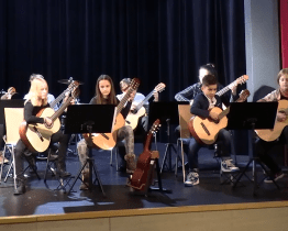 V Ostrožské Nové Vsi zahráli žáci a pedagogové ZUŠ Folklorika