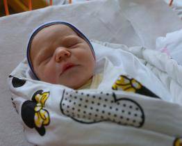 Karolínka a Tomášek. První miminka roku 2022 hlásí také Hradiště a Kroměříž