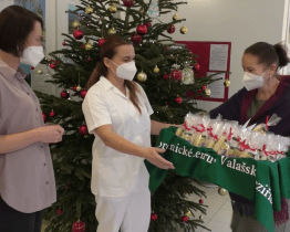 Dobrovolníci z ADRY obdarovali seniory