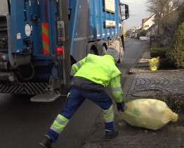 Také letos město organizuje pytlové svozy papíru a plastu