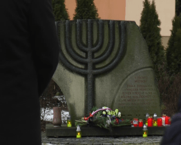 Občané Vsetína se poklonili obětem holocaustu