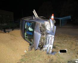 Alkohol zastřel řidiči rozum i zrak. Přes kruhový objezd projel rovně