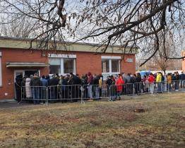 Provoz v krajském asistenčním centru se uklidnil, denně ho využije kolem 150 uprchlíků