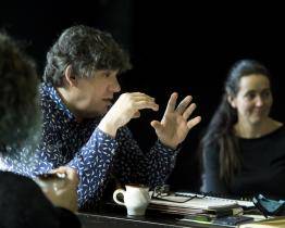 Zlínské divadlo zkouší Záhadu Sherlocka Holmese. Ruskému režisérovi vyjadřuje podporu