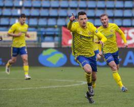 Fotbalisté Zlína přehráli Pardubice, Slovácko otočilo zápas s Bohemkou 