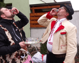 Míkovicemi a Sady prošly masopustní průvody