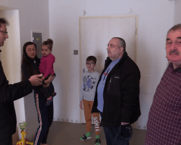 Uprchlíci našli azyl v bytě školníka