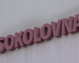 Téměř stoletá sokolovna bude mít nové zázemí i foyer