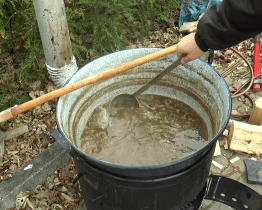 Otrokovičtí senioři prožili odpoledne na tradiční zabijačce 