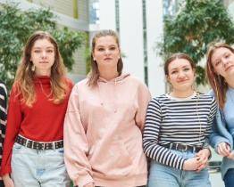 Na Baťově univerzitě studuje pětice ukrajinských dívek ze Lvova