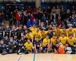 Panteři při florbalové benefici pro ukrajinské uprchlíky vybrali 39 tisíc korun