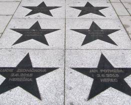 Na festivalovém Chodníku slávy zazáří hvězdy Jana Šťastného a Barbory Seidlové