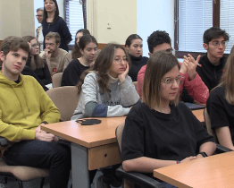 Studenti se zabývali propagandou v historickém kontextu