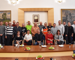 Na radnici se sešla třicítka oceněných dárců krve