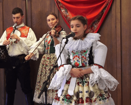 Na ostrožském zámku zapěli skřivánci už podvanácté 