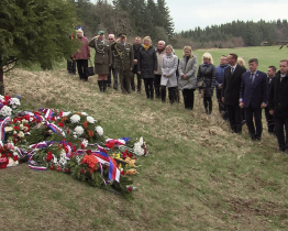 V Lačnově si připomněli vypálení Vařákových pasek