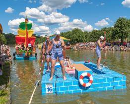 Do holešovských zámeckých zahrad vplují netradiční plavidla. Přihlaste i svou loď!