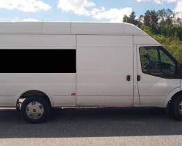 Posílené policejní hlídky zadržely na hranicích podezřelou dodávku