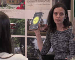 V knihovně četla a besedovala spisovatelka Petra Dvořáková