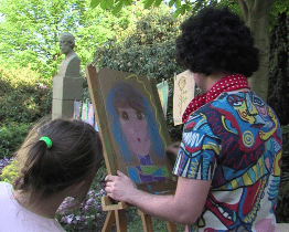 Zahrada Paula Klee kvete ve Slováckém muzeu i v parku