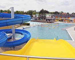 Nový bazén ve Valašském Meziříčí se vodomilům poprvé předvede 11. června. Vstup bude zdarma