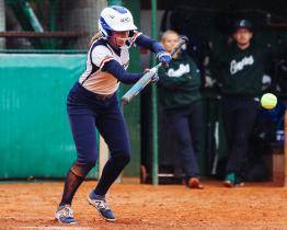 Mladé softbalistky sní o medaili z mistrovství. Může být klidně i zlatá, přeje si Schwarzingerová