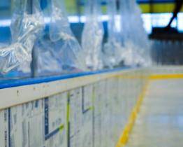 Zimní stadion Luďka Čajky má nové mantinely. Hokejisté budou více chránění, těší Vlacha 