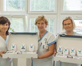 Pravidelný dech novorozenců budou v Baťově nemocnici hlídat nové monitory dechu