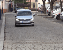 O přepravu taxíkem je mezi seniory velký zájem