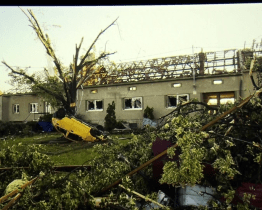 Dokument zachycuje život po tornádu